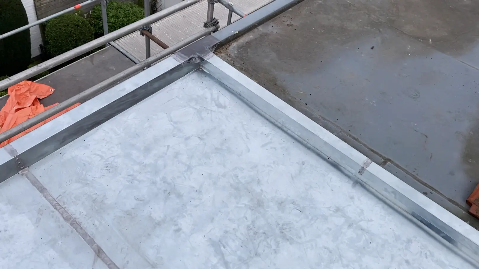 Zinken dakkapel renovatie in Den Haag met maatwerk afwerking