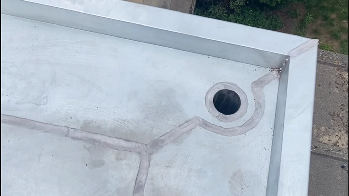 Zinken dakkapel vernieuwd in Schiedam met titaanzink